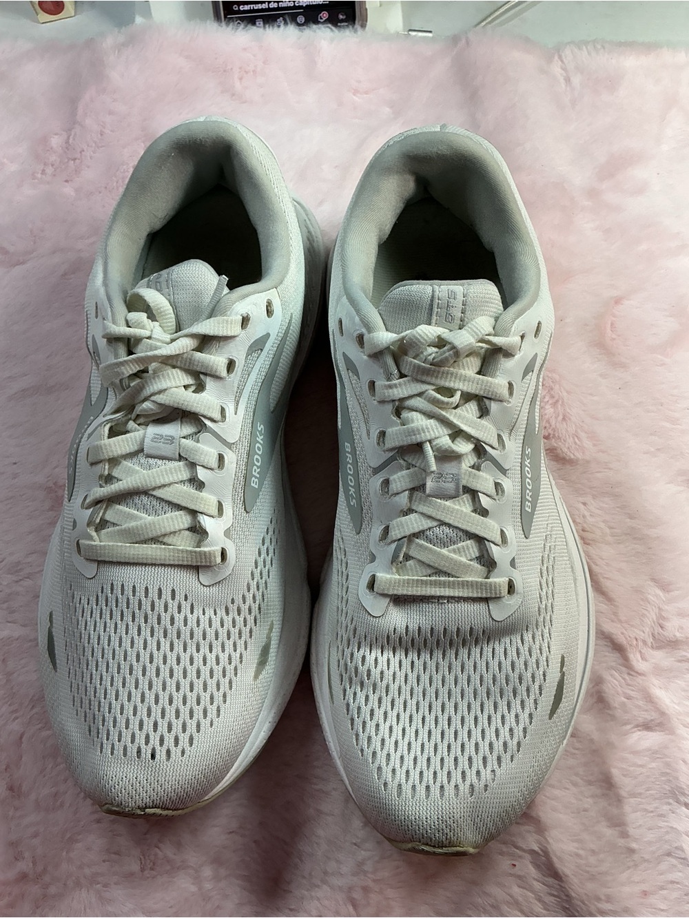 Brooks Women's White Mesh Running Sneakers c128